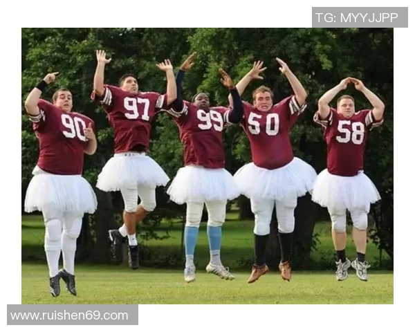 模特与足球明星的魅力对决全新排名榜单揭晓引发热议 模特与足球明星的魅力对决全新排名榜单揭晓引发热议