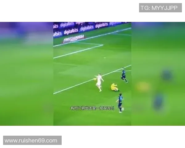 绿眼睛的足球明星如何在绿茵场上书写传奇人生与梦想追逐