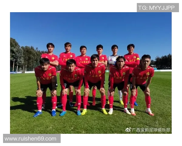 南京足球队以61分领跑冠军赛积分榜展现强大实力